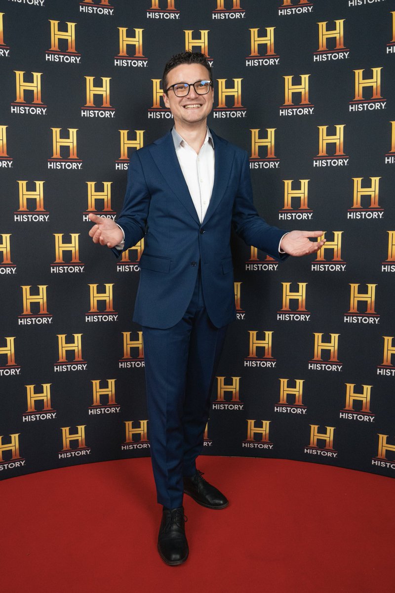 toaderpaun's tweet photo. Am avut onoarea să prezint pentru @history_romania  lansarea „Enigmele României”, a doua serie locală a televiziunii @HISTORY 
Fiecare episod pare un film artistic realizat cu atenție la fiecare detaliu. Abia aștept să văd ce reacții trezește după difuzarea la TV! https://t.co/POhI4qx40T