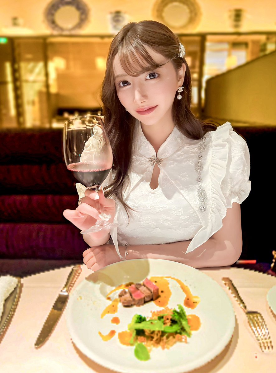 乾杯🍷🤍✨

ついに明日…ドキドキ❣️ https://t.co/QqJRMtfa81