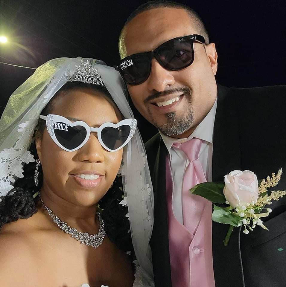 aresto82's tweet photo. I'm a married man, celebrating with my spouse @proseandproverb The Marathon continues #MarriedLife #teamjesus #blacklove https://t.co/JXVsZR7qVE