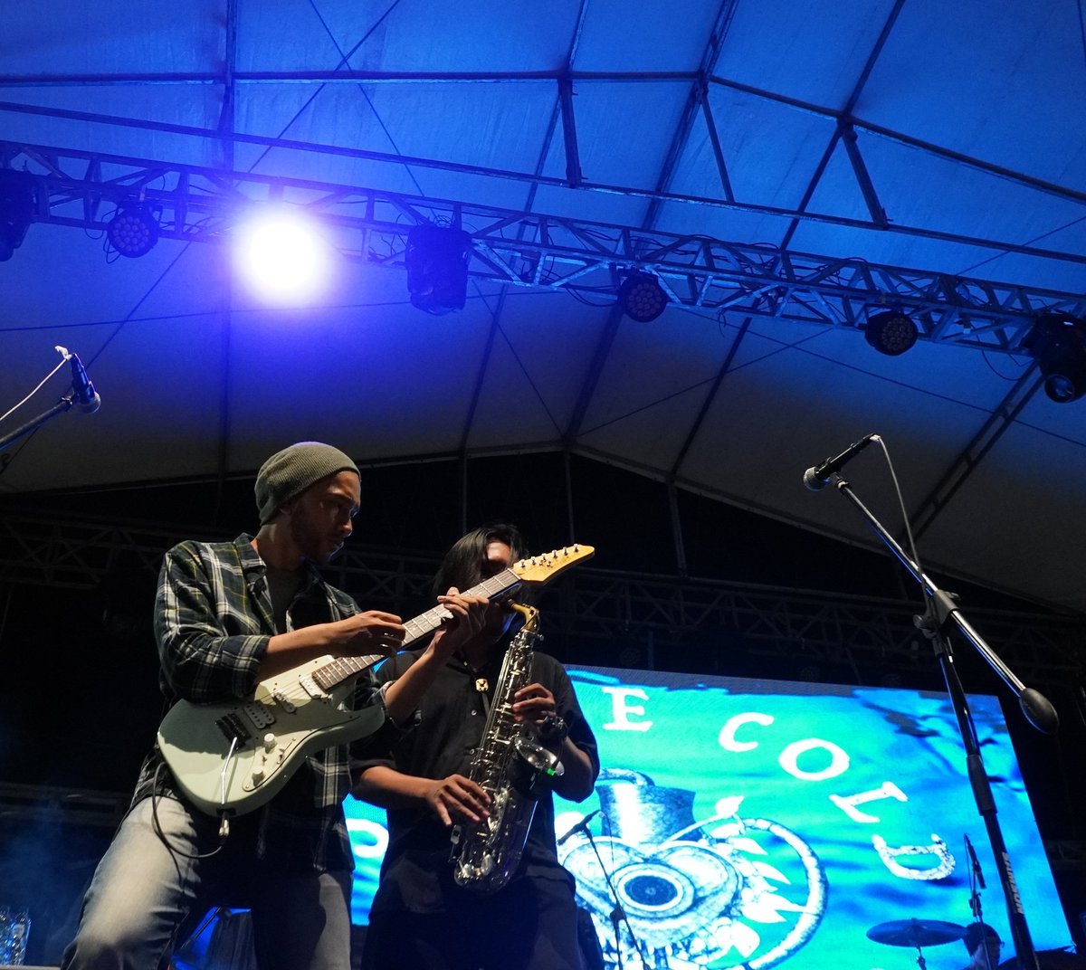 FasyaFaizar's tweet photo. Kuta Beach Festival 2023.
#stonecoldkillers #ibanezguitars @ibanezofficial @IbanezIndonesia #bali #kutabeachfestival2023 https://t.co/HEU9YEgKeM