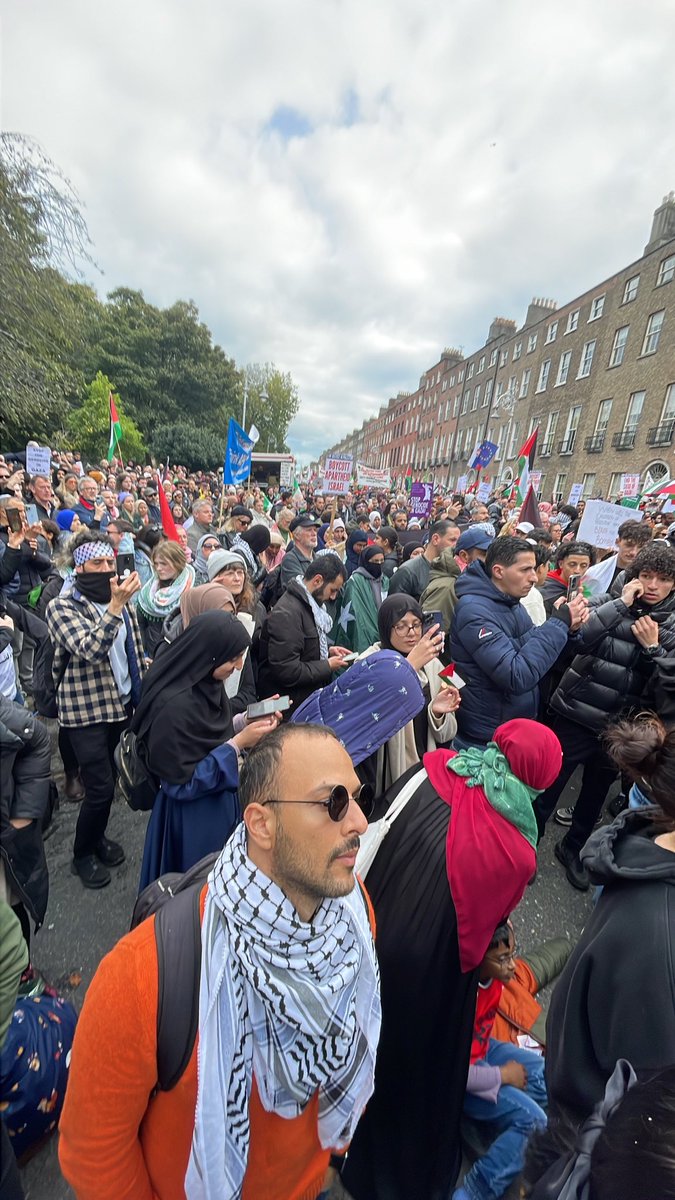 liamcunningham1's tweet photo. Dublin now. #Stoptheslaughter #Gaza https://t.co/1UUtL8lPyy