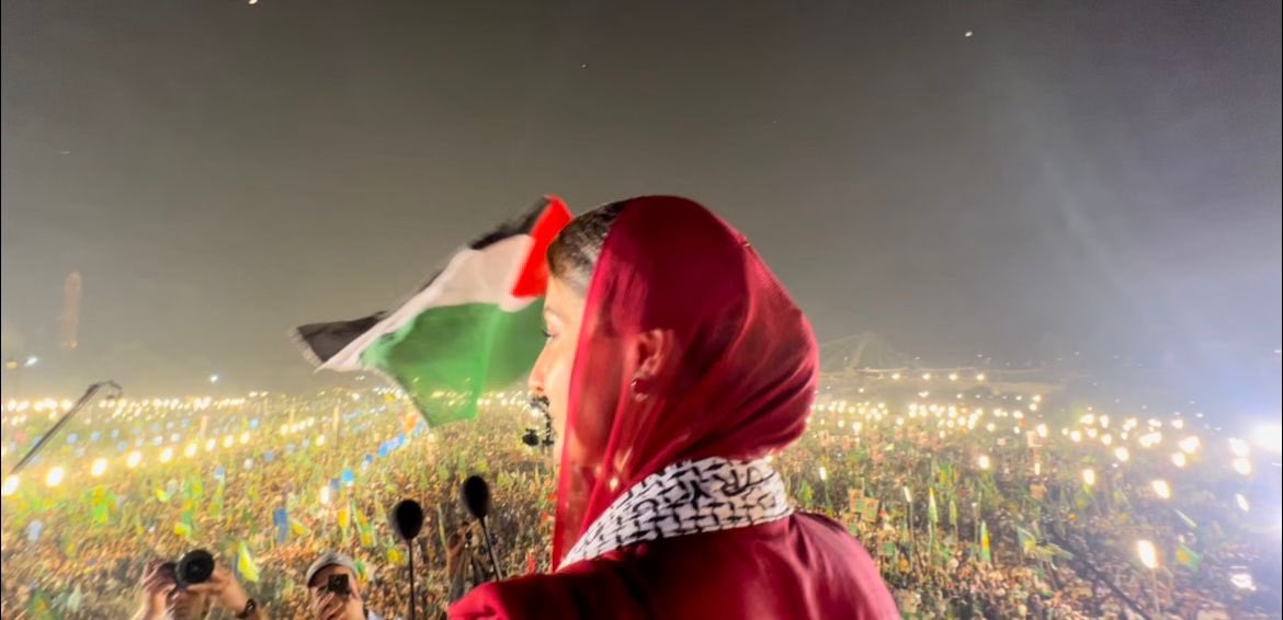 pmln_org's tweet photo. Maryam Nawaz Sharif, a voice for the voiceless, standing strong with the Palestinian people. 

 #خوش_آمدید_نوازشریف https://t.co/KXwltknJQA