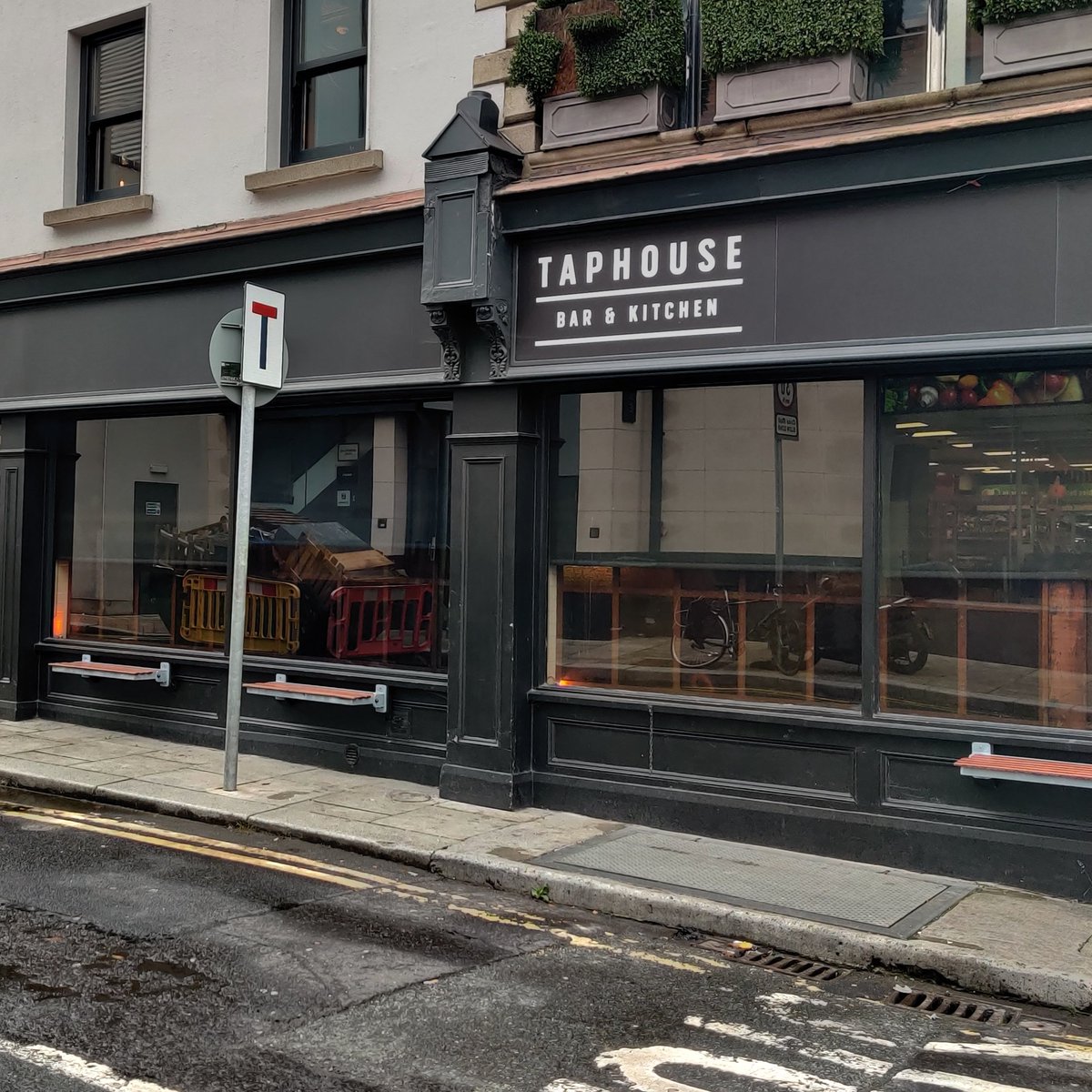 ondaballboy's tweet photo. #NoBike outside the @TaphouseDublin in @RanelaghLife next time for sure. https://t.co/BnF7ZKcAR6