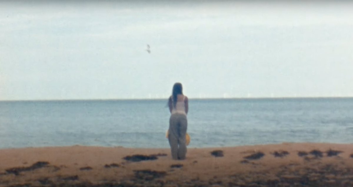 Leonie Biney - Beach Song (Demo) somuchinbetween.substack.com/p/leonie-biney…