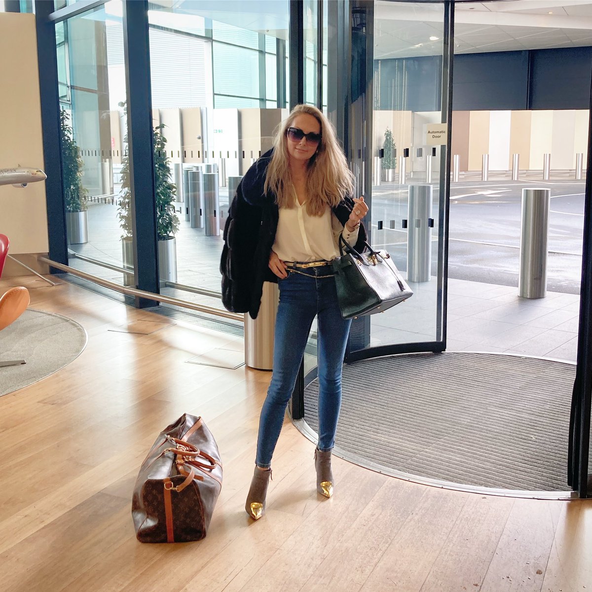 Ready for my trip!!! More to come....#ninataylor #model #travel #virginatlantic