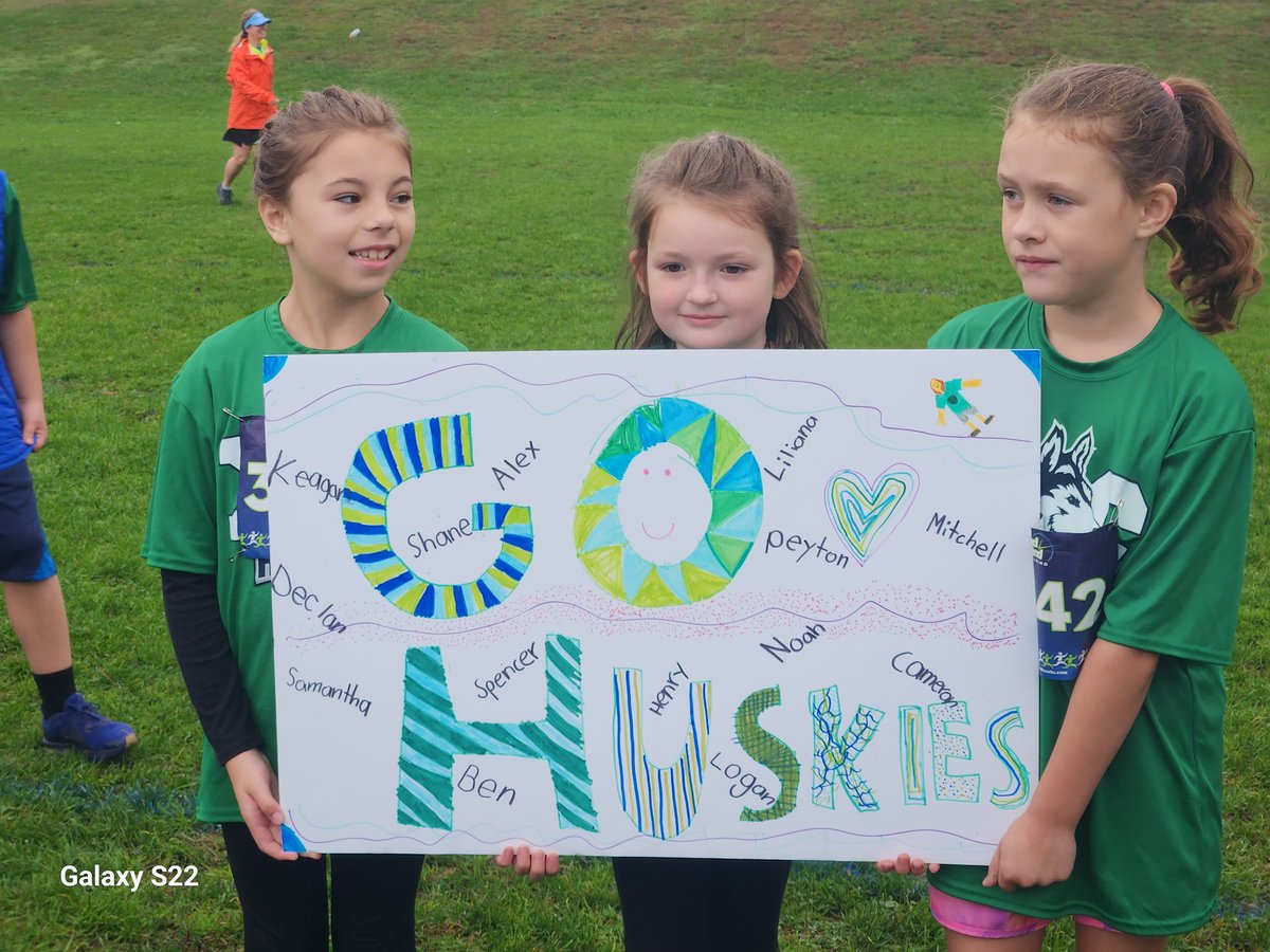 LavoiePhysED's tweet photo. GO HUSKIES at the PAL championship race! @HelayneTalbott @tlkaufmann @mariojandrade @SarfdeK @NASHUASCHOOLS  #elemphysed #lifetimeactivity #HuskyPride https://t.co/snqm48A9P4