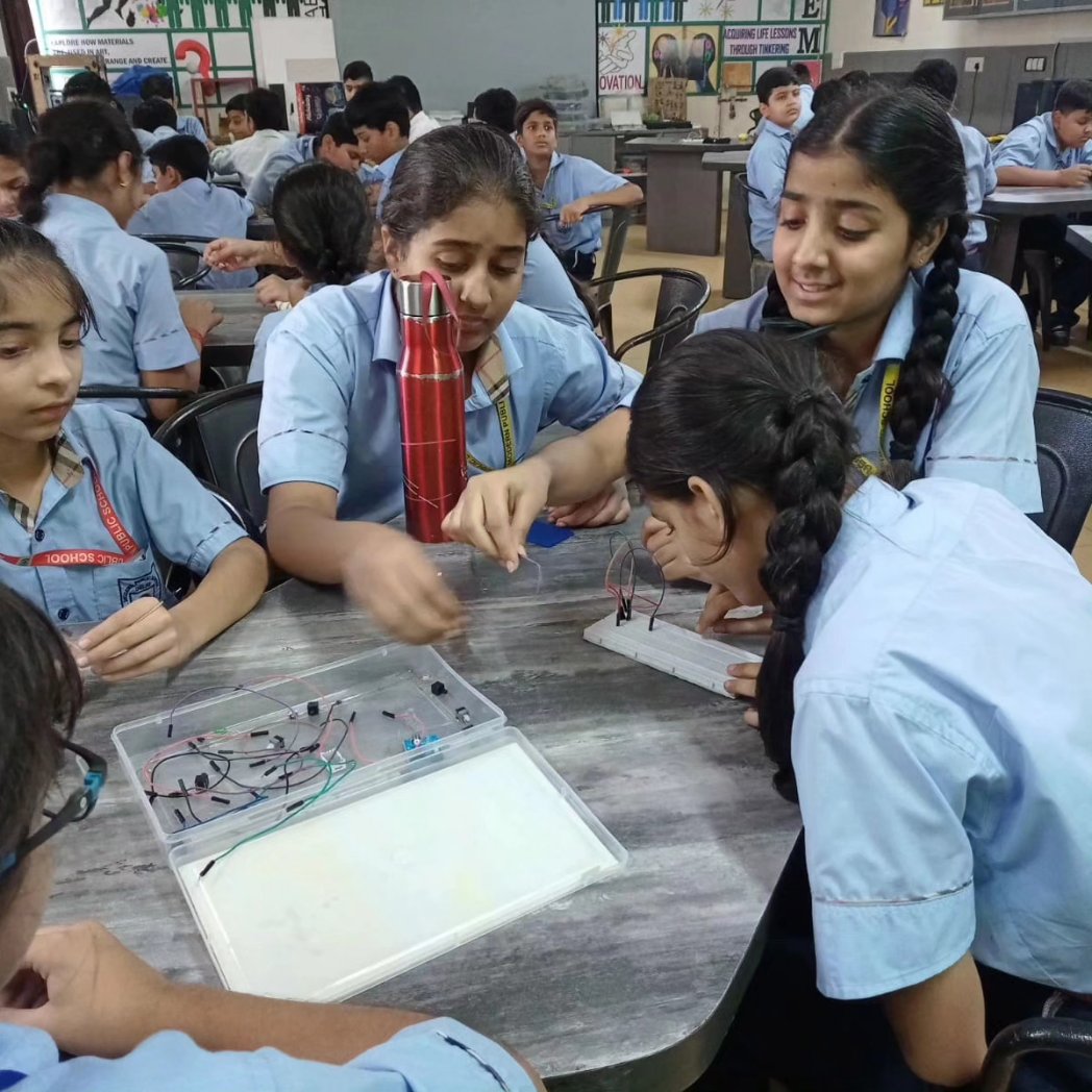 stemrobo's tweet photo. STEMROBO e𝐪𝐮𝐢𝐩ping students 𝐰𝐢𝐭𝐡 𝐧𝐞𝐰-𝐚𝐠𝐞 𝐭𝐞𝐜𝐡𝐧𝐨𝐥𝐨𝐠𝐢𝐞𝐬 𝐥𝐢𝐤𝐞 STEM, 𝐀𝐫𝐭𝐢𝐟𝐢𝐜𝐢𝐚𝐥 𝐈𝐧𝐭𝐞𝐥𝐥𝐢𝐠𝐞𝐧𝐜𝐞 𝐚𝐧𝐝 𝐑𝐨𝐛𝐨𝐭𝐢𝐜𝐬.
For more details -
Contact- 1800120500400

#STEMeducation #tinkerorbit #aiconnect #robotics #AI #robotics https://t.co/dHth4vVi6w