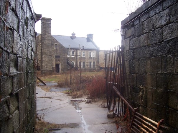 Visiting Haunted Eastern State Penitentiary 🖤 https://t.co/sfJR7S5IoH