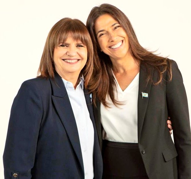 VazquezEstela1's tweet photo. #PatriciaPresidente #EugeniaSenadora 🇦🇷💪🇦🇷 https://t.co/4ic7nr0rYf