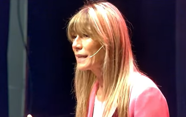 <a href="/AmunozAlicia/">Alicia Muñoz Lombard</a> Actualmente se están conjugando tres aspectos: Innovación, Ruralidad y Sostenibilidad. De esta manera convertimos este espacio, estas jornadas, en un lugar de futuro. Ruralidad es oportunidad de hacer frente a desafíos globales, Begoña Gómez #Presura23 #Amanecer_rural