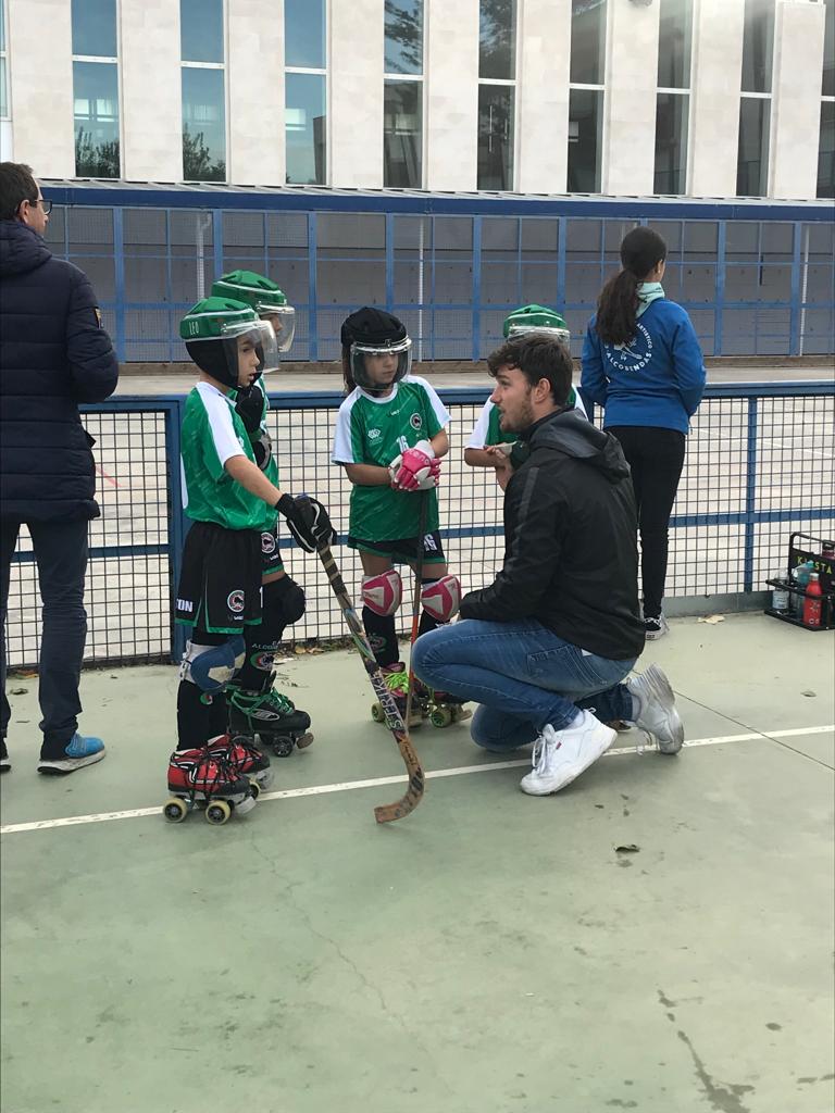 ClubPAlcobendas's tweet photo. #BaseCPA Cto. Aut. Prebenjamín: Victoria de @ClubPAlcobendas A en su visita a @hockeyalameda B #AlcobendasEsDeporte #TodosConjugamos #GananLosValores @FMPatinaje @Fundalcobendas https://t.co/6soGjWujLy