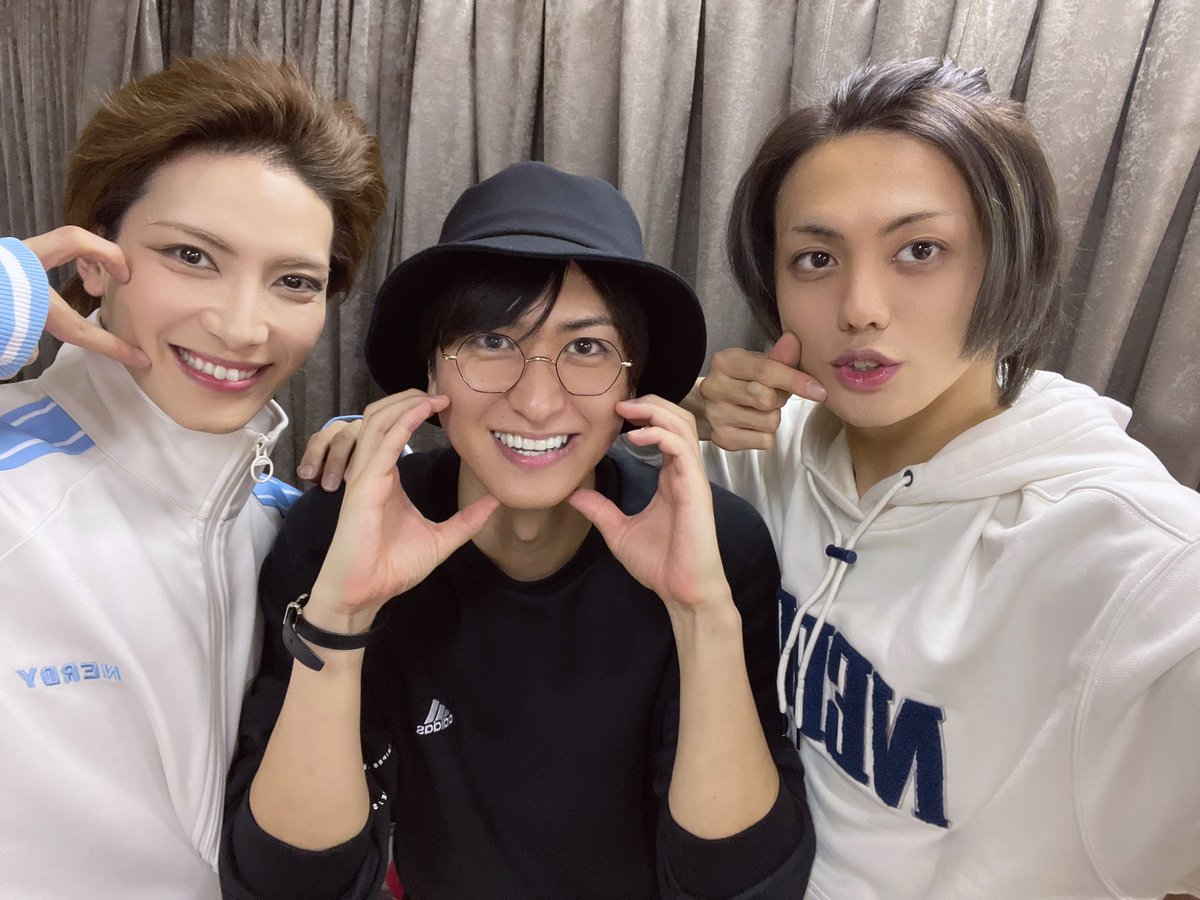 aibatchi's tweet photo. 昨日は新テニミュの大阪初日を見届けて来ました🎾
最後まで完走できますように🎷✨ https://t.co/vQzSSulhyb