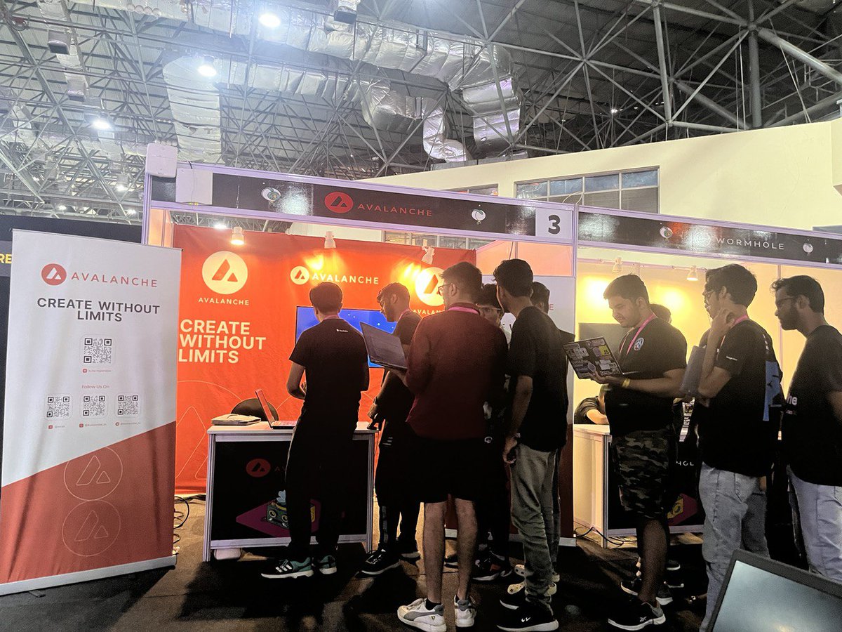 It's Demo Day, and the excitement is palpable! 

If you've built a project on Avalanche, be sure to pitch your project to Avalanche India team at Booth 3.

Good luck to all the developers out there! May the most deserving project come out on top!

#CreateWithoutLimits