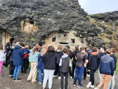 CollegeGProbst's tweet photo. Cette année encore,tous les 3è ont participé à une sortie à Verdun. Ils ont visité l’ossuaire et le fort de Douaumont,la Citadelle,le village détruit de Fleury. Une journée au cœur de l’Histoire pour approfondir et réactiver les connaissances. https://t.co/I1Ej2m4ODK