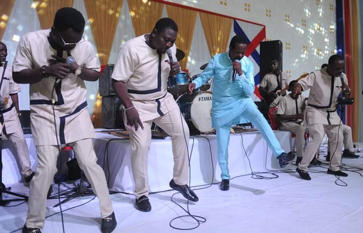 artdagunodo's tweet photo. King Sunny Ade "Dance All" at ABUAD Convocation Dinner in Ado Ekiti Yesterday #abuad #ksa #kingsunnyade https://t.co/icpt7xTSWV