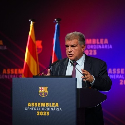 BarcaUniversal's tweet photo. Joan Laporta: "When you go to Madrid you realize that there is a 'sociological madridismo' in all the bodies of power. In my first stage we already beat this 'sociological madridismo'. This 'sociological madridismo' did not have a good time and you can imagine how they feel when they see that Barça is doing better and on top of that the president of that stage is the same, that our coach was then the best midfielder in the world. They see that great players from grassroots football are coming out again. In addition, they are not interested in talking about their power. They are the promoters of this plot. They want to take over the club and destroy one of the symbols of Catalonia. We will win the judicial procedure. I have bad news for 'sociological madridismo' because we will make the best Barça in history again."