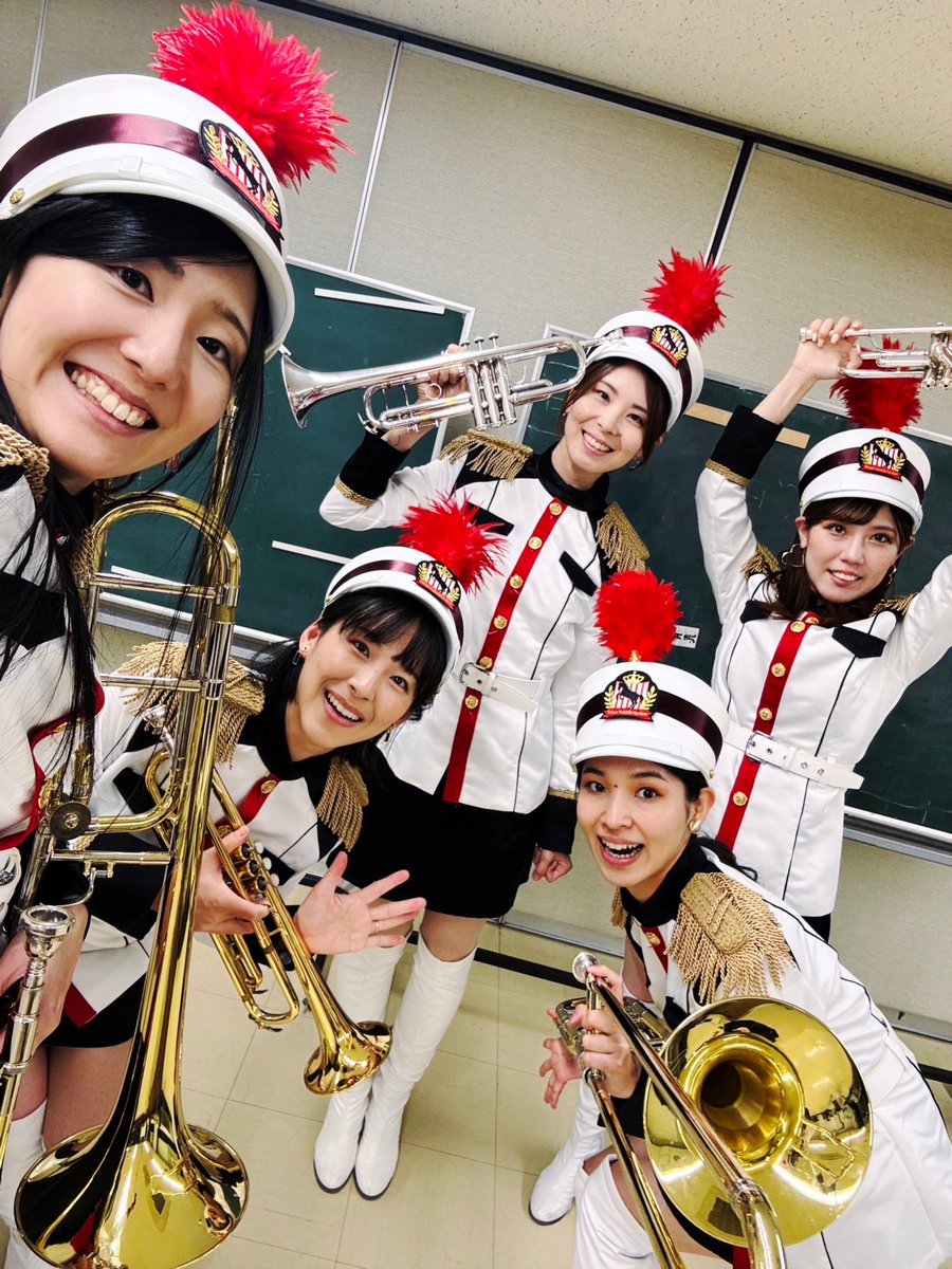 TtfPc's tweet image. 東京トゥインクルファンファーレ
全国キャラバン2🎺🎶 in高知

今年の3月以来の高知競馬🏇
前回とは違うファンファーレを2曲吹かせて頂きました😆お子様も多く、キラキラした目で手を振ってくれました🥹
「感動した」のお声も頂き感謝です😭

皆さま、またお会いしましょう🫶

明日は佐賀競馬場です🫡