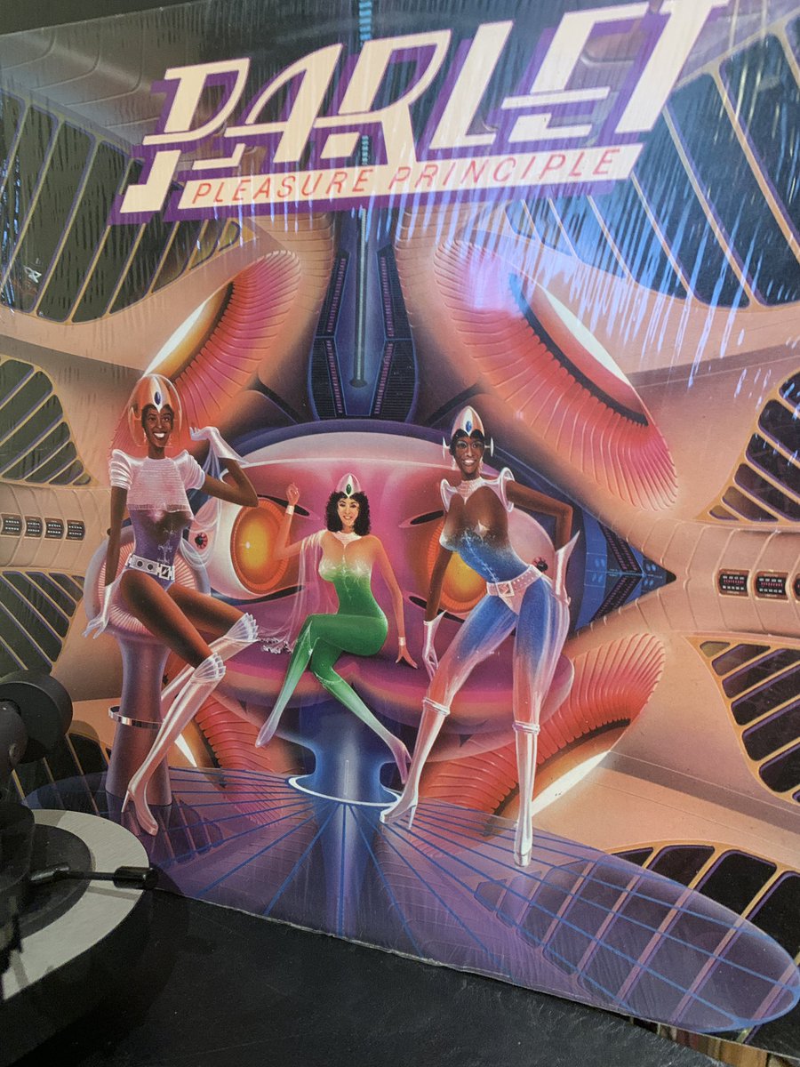basilcreesejr's tweet photo. #Parlet #ParliamentFunkadelic related. Vocal riff on the album’s first song, and title track, reused on ‘Martial Law’ 15 years later. 🤘🏾🛸 https://t.co/BUW3zrtFjY