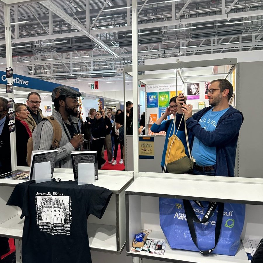 gotopublish's tweet photo. The #frankfurterbuchmesse is now open to the public to enjoy!

If you're around the area, don't forget to visit our booth at D62 to discover self-published authors and their books! We're also giving away tote bags, bookmarks and more, so come say hi! 👋
#fbm2023 #frankfurtgermany https://t.co/ZxKk5Un9D0