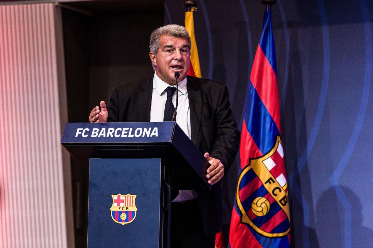 lnstantFoot's tweet photo. 🚨 Joan Laporta annonce que le grand FC Barcelone est bientôt de retour. 😲

« Pour les fans du Real Madrid j'ai une mauvaise nouvelle : 𝗻𝗼𝘂𝘀 𝗮𝗹𝗹𝗼𝗻𝘀 𝗿𝗲𝗳𝗮𝗶𝗿𝗲 𝗹𝗲 𝗺𝗲𝗶𝗹𝗹𝗲𝘂𝗿 𝗕𝗮𝗿𝗰̧𝗮 𝗱𝗲 𝗹'𝗵𝗶𝘀𝘁𝗼𝗶𝗿𝗲, que cela soit bien clair. » 💙❤️

(🗣️ Assemblée générale du Barça)