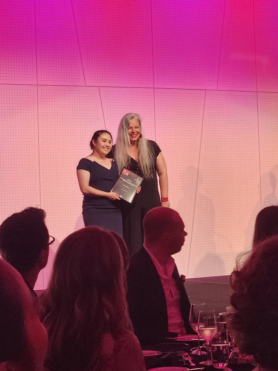 UQ's Grace Nakamura takes the Best Student Journalist Clarion! What a legend @HASSUQ <a href="/UQCom_Arts/">UQ Communication & Arts</a>