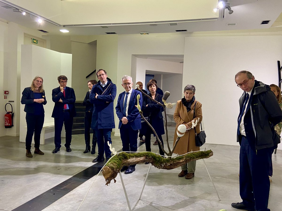 RCValdeLoire's tweet photo. #NouvellesRenaissances 🎭
🚀 Le festival AR(t]CHIPEL est lancé : tout le week-end, le Président @fbonneau et Laurent Le Bon, Président du @CentrePompidou, sillonnent les lieux d'exposition et les ateliers d'artistes participant à l'événement 🖼️
 
ℹ️ https://t.co/b6C7czpKCo https://t.co/hLPcuKDmKv
