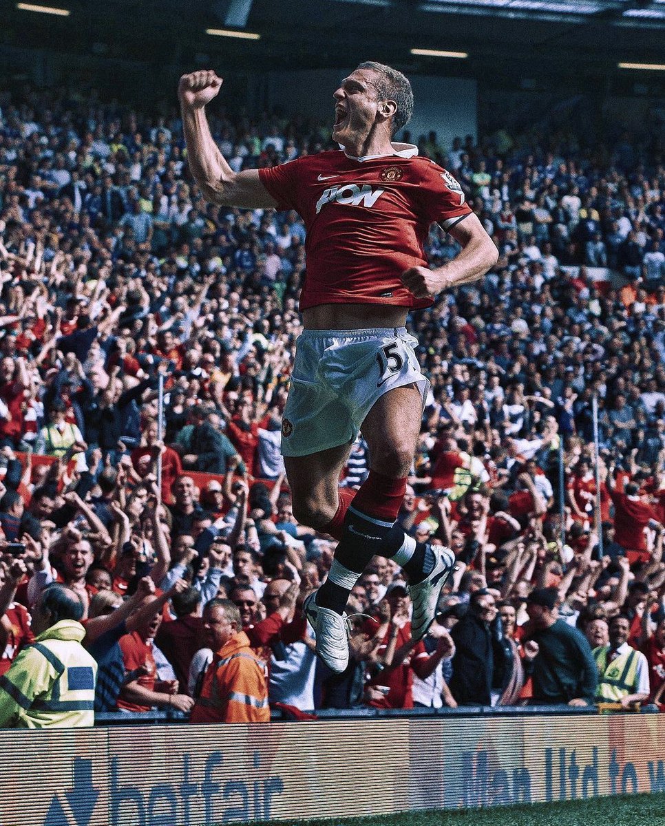 badassw23's tweet photo. Happy 42nd Birthday to Nemanja Vidić! ❤️ https://t.co/FdPTTea7cx