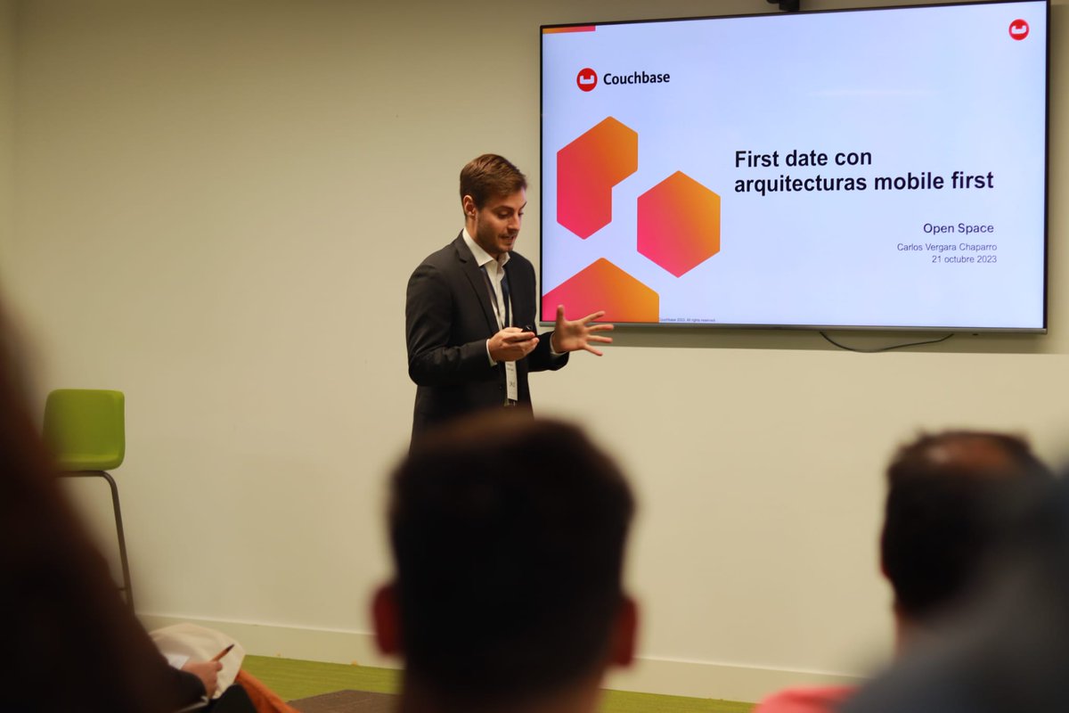 paradigmate's tweet photo. Si te interesan las arquitecturas mobile first ¡estás de suerte! 📱 Carlos Vergara, de @couchbase, está impartiendo una charla sobre ello en #ParadigmaOS. https://t.co/OTO3klqvl7