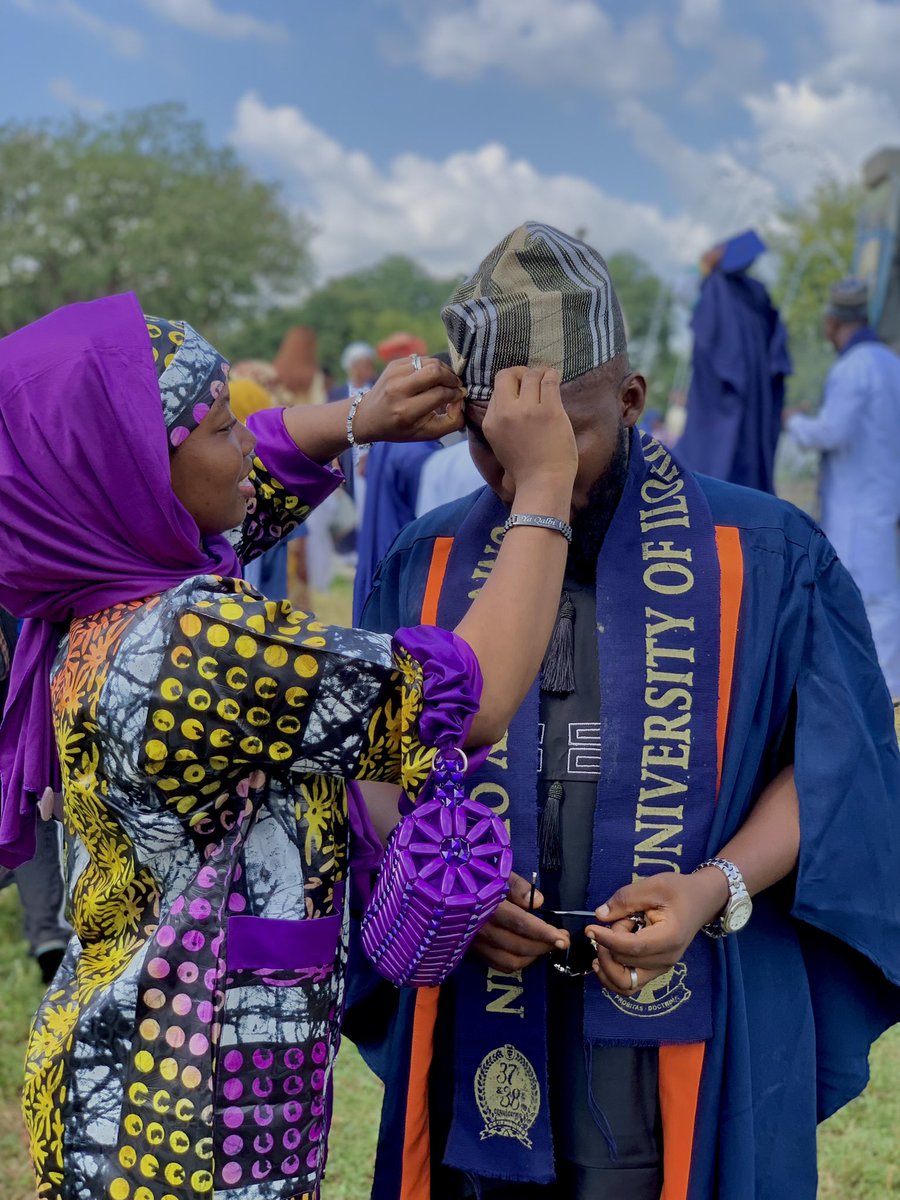 Maryamteetoh's tweet photo. It was my husband’s convocation
Congratulations my love 💐 https://t.co/o6gqItxJot