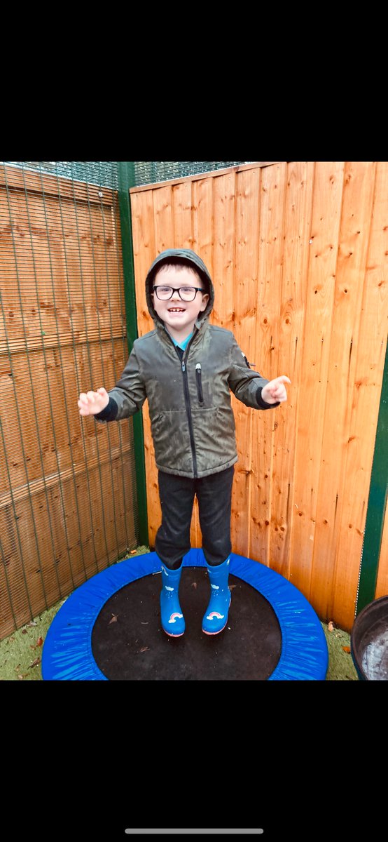 AbbotsLeaSchool's tweet image. Italy class are out in all weathers! ☔️ Today students engaged in a sensory circuit in their class garden 🪴🛞☔️ #EQUALS #MySensoryPlay