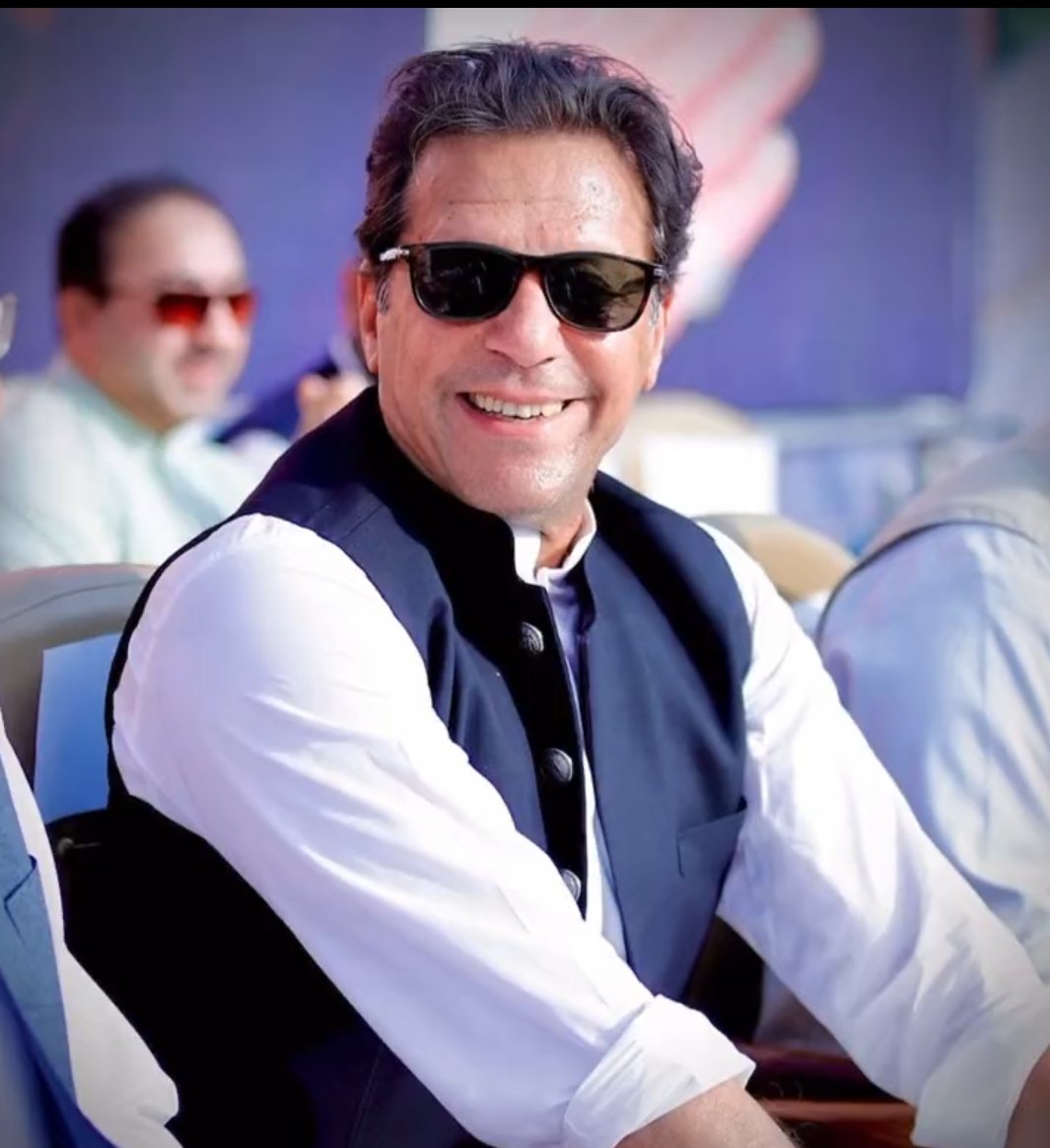 AshrafShahPTI's tweet photo. ڈٹ کے کھڑا تھا                 ڈیل کر کے گیا تھا
ڈٹ کے کھڑا ہے.                  ڈیل کر کے آیا ہے https://t.co/RsYLCKnPiv