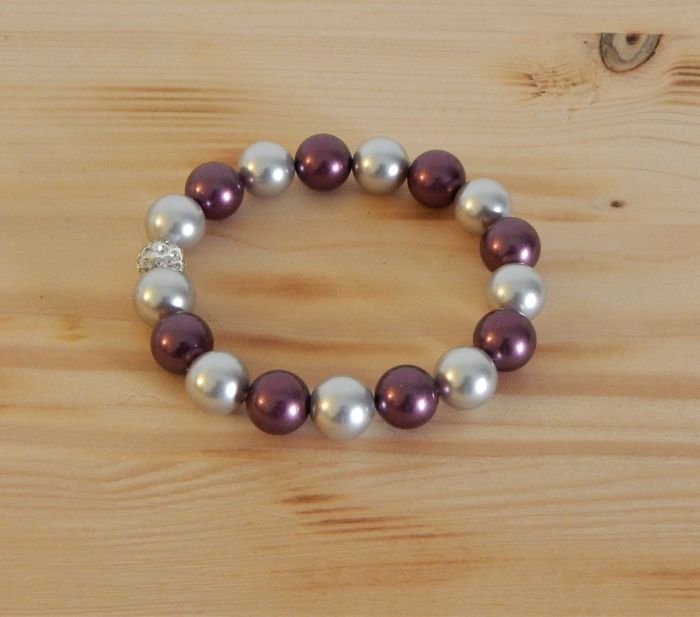 Perlenhandel's tweet photo. Muschelkernperlen-Armbänder
Muschelkernperlen-Armbänder verzaubern durch ihre zeitlose Schönheit. Diese Armbänder  vereinen die natürliche Anmut der Muschelkernperlen.
www.Perlen-korallen.debei uns im Shop.
#muschelkernperlen
#perlen
#armband
#schmuck https://t.co/0rLRY6Htxa