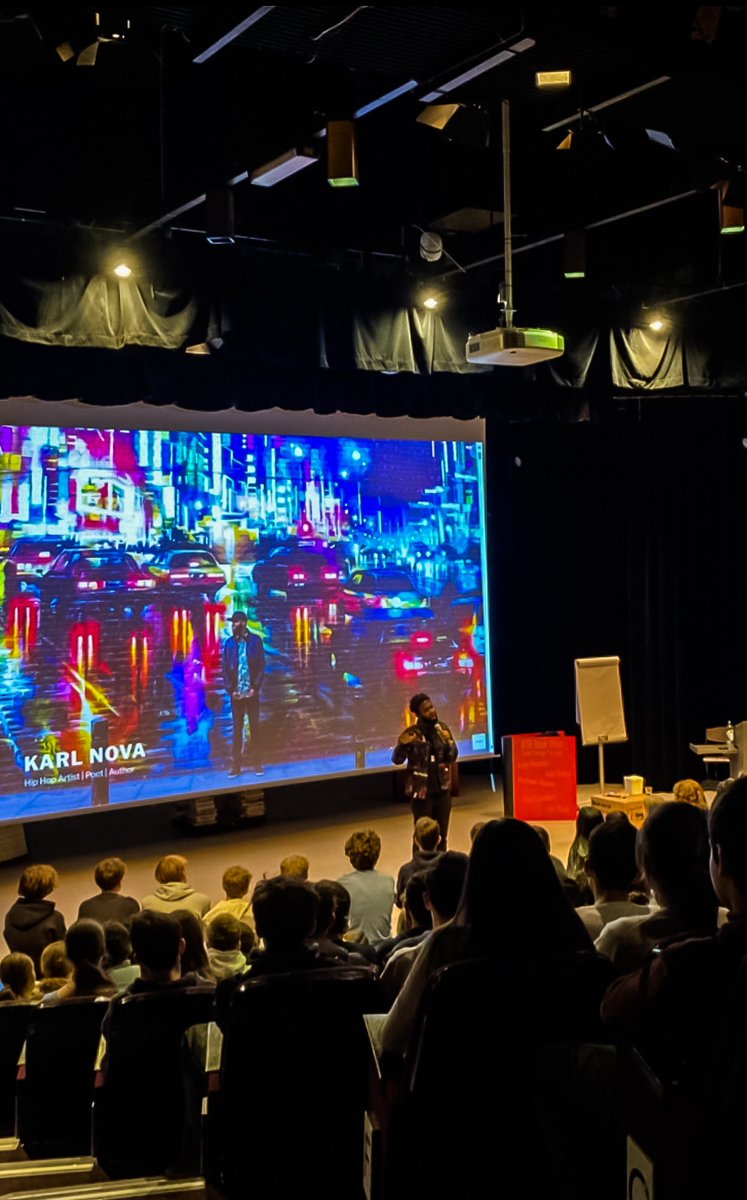 Kᗩᖇᒪ ᑎOᐯᗩ 🕶 tweet media