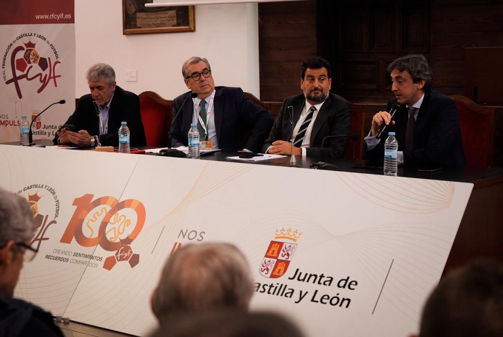 𝗖𝗼𝗻𝗴𝗿𝗲𝘀𝗼 𝗜𝗻𝘁𝗲𝗿𝗻𝗮𝗰𝗶𝗼𝗻𝗮𝗹 𝗗𝗲𝗿𝗲𝗰𝗵𝗼 𝗱𝗲𝗹 𝗙𝘂𝘁𝗯𝗼𝗹 𝗡𝗼𝘀 𝗜𝗺𝗽𝘂𝗹𝘀𝗮 <a href="/jcyl/">Junta de Castilla y León</a> <a href="/FCyLF/">RFCYLF</a>

Segunda jornada con la mesa redonda sobre Contratos de Trabajo con <a href="/PacoRubio_UNEX/">Francisco Rubio</a> Rafael Alonso y Kepa Larumbe , moderada por Alfredo Ávila <a href="/usal/">Universidad de Salamanca</a> 

@CyLExcelente