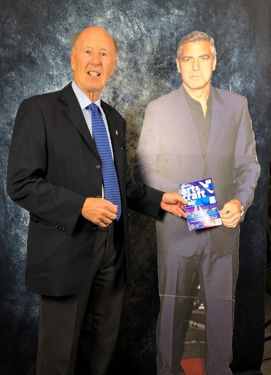 RotaryReadingME's tweet image. I gave George the flyer for our @charityartfair. He said he’d try to come along Sat 28 or Sun 29 as he doesn’t live far away from @LPSchool. I told him we would have over 260 art exhibits &amp;amp; 13 craft tables, with a super art café as well! rotaryartandcraftfair.co.uk
#charityart