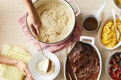 jeanexit's tweet photo. From macaroni and cheese to pull-apart garlic bread, you can't go wrong with these tasty American comfort food recipes. https://t.co/LqWPjIXKju https://t.co/Y9tlBeRxuy