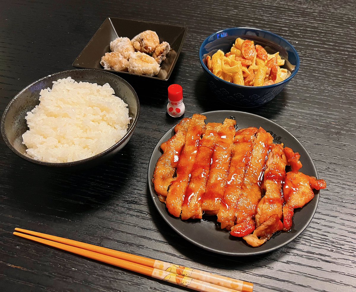 peaph_'s tweet photo. どでか照り焼きチキン。
           小ちゃい味の素を添えて。

#料理好きな人と繋がりたい 
#おうちごはん https://t.co/lvJNRYChWS