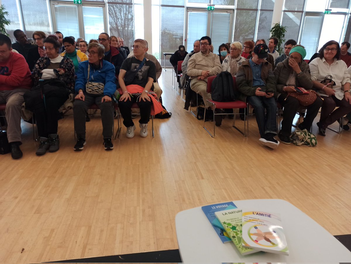 lechevali's tweet photo. Bravo à l'association Toi &amp; Moi qui accueille à #Courbevoie des personnes porteuses de handicap venant de la France entière pour un émouvant concours de poésie et de dessins! 
À tout a l'heure au centre événementiel pour la suite d'Handipartage! https://t.co/oNkDnASlvf