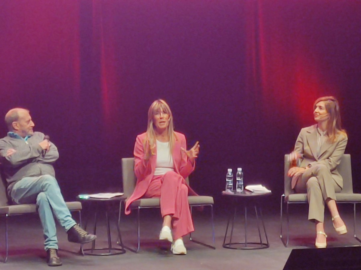 Edu_FdP's tweet photo. Algunas palabras clave: Comunidad, Triple Impacto, Colaboración, Desarrollo Económico, Alianzas, Cultura de Territorio, Diversificación... Me ha encantado que Begoña Gómez haya resaltado el ejemplo de @MirandaPatxi y Kudea Go como solución inteligente y sostenible #Presura23 https://t.co/Yu3URJgZEb