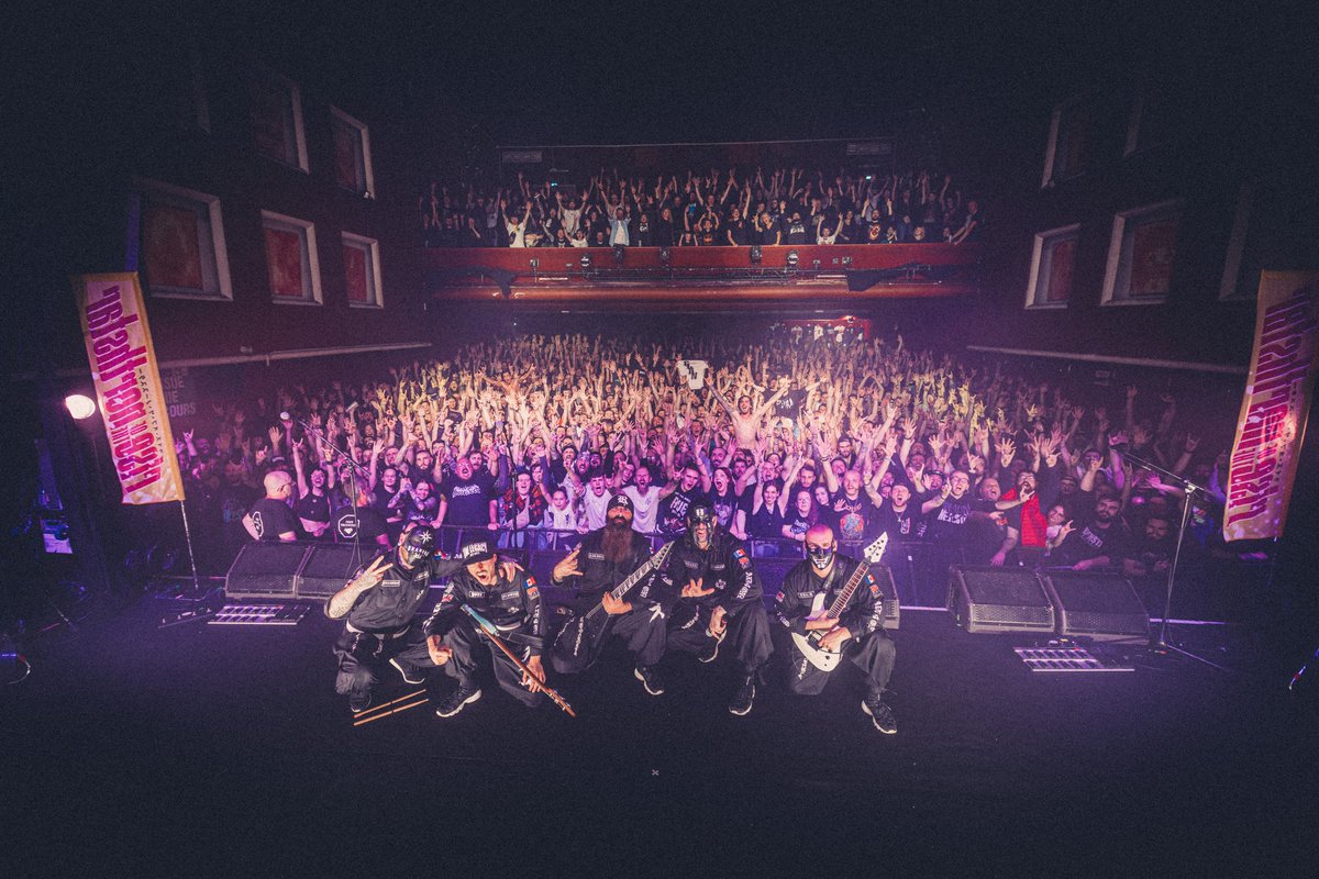 rotnsofficial's tweet photo. LILLE VOUS ÉTIEZ "SPLENDID" 🍻 Amazing show amazing crowd ⚔👹 Tonight ROTN☆ headline show at Omega Sound Fest 🌐☄ [ Pix by Berzerker ]
#rotnsofficial #riseofthenorthstar #showdown #ROTN #ライズ https://t.co/NALBCH4pzk