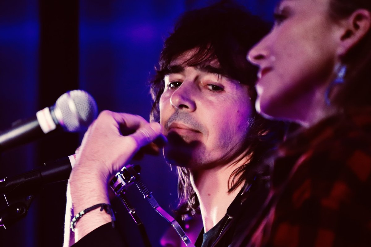 Una noche de sonrisas, buenas canciones y un público entregado. Todo ello provocado por el buen hacer y el carisma de <a href="/RubenPozoPrats/">Rubén Pozo</a> anoche en el <a href="/barcelohoteles/">Barceló Hotel Group</a> de Madrid en un concierto adaptado 100% para que las personas con capacidades diversas puedan disfrutar de la música