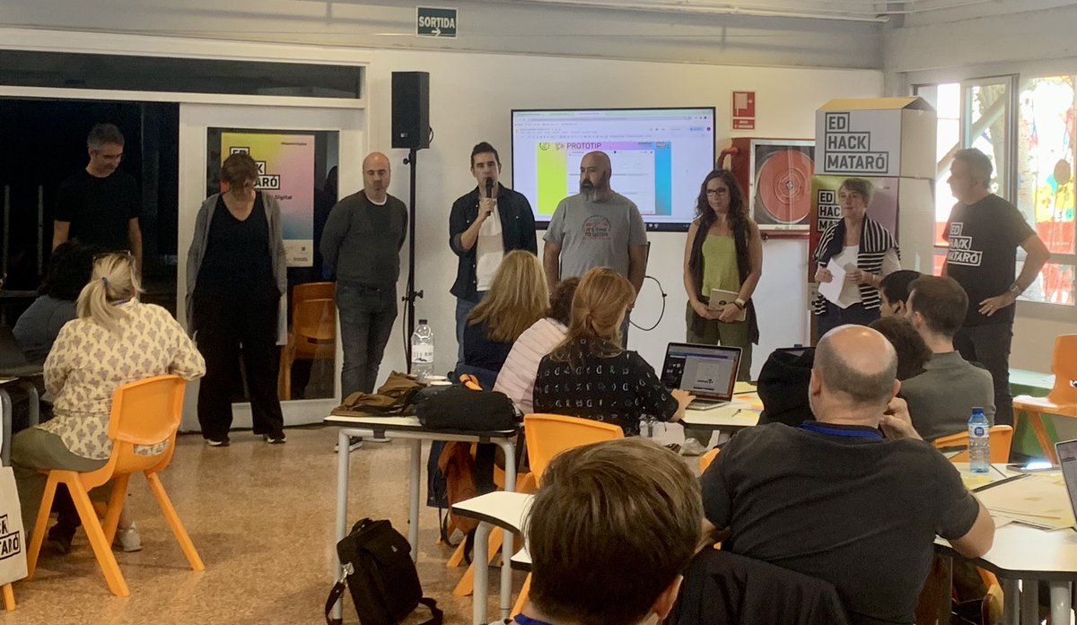Montsepa's tweet photo. Quin luxe de mentoratge! #edhackmataro @escolagem @FundacioBofill https://t.co/QKDbp9fXra