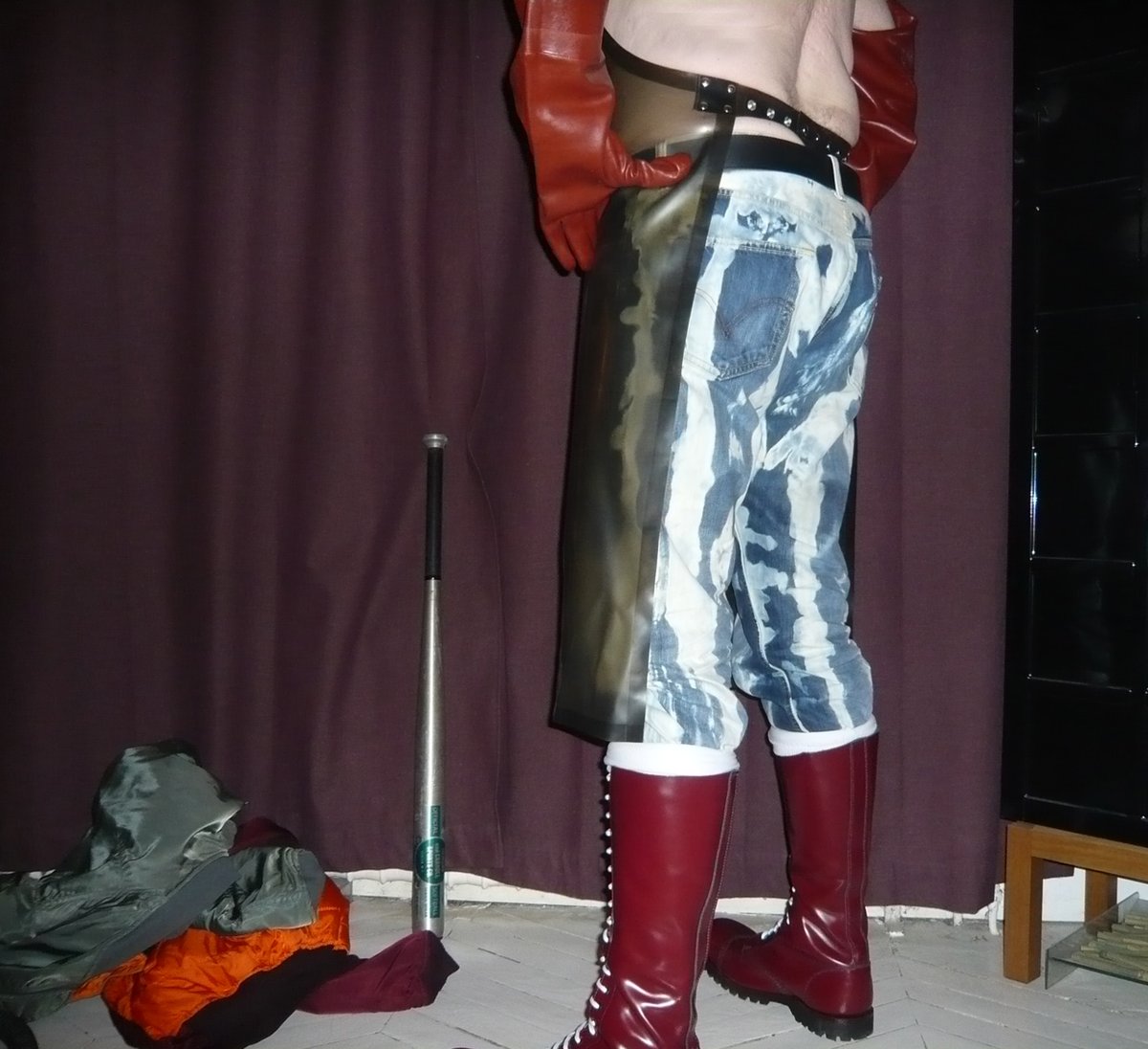 rubberdocs's tweet photo. My cherry boots &amp; gloves, lick everything https://t.co/rKnHKlES0V
