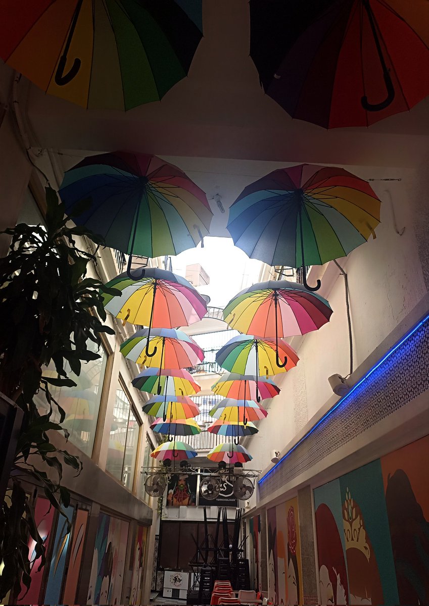 tdealmei_'s tweet photo. Spent an incredible week in Torremolinos, Málaga at the #MATSUS23 conference organized by @nanoGe_Conf. 🌅 Learned so much about perovskites, quantum dots, and more. 🧪🔬 Plus, the amazing food and great company made it unforgettable. 🍽️🤝 #MATSUSConference #ScienceAndSunshine https://t.co/diM6UHzjSu