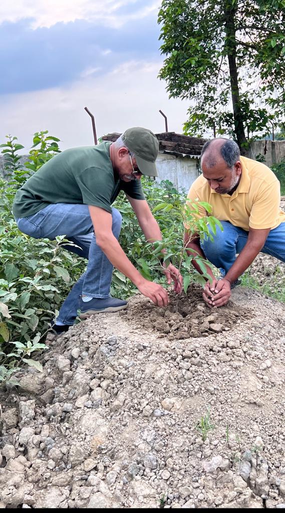 OCEIndia2004's tweet photo. Swachchta Pakhwada
Under the aegis of Special Campaign 3.0 (An initiative of Govt. of India to institutionalise Swachchta across the country).
Taking Oath &amp; Plantation Drive for Clean India &amp; Green India by Oriental College of Education, Darbhanga, Bihar
@ncteDelhi
@EduMinOfIndia https://t.co/8KFjOG72LL
