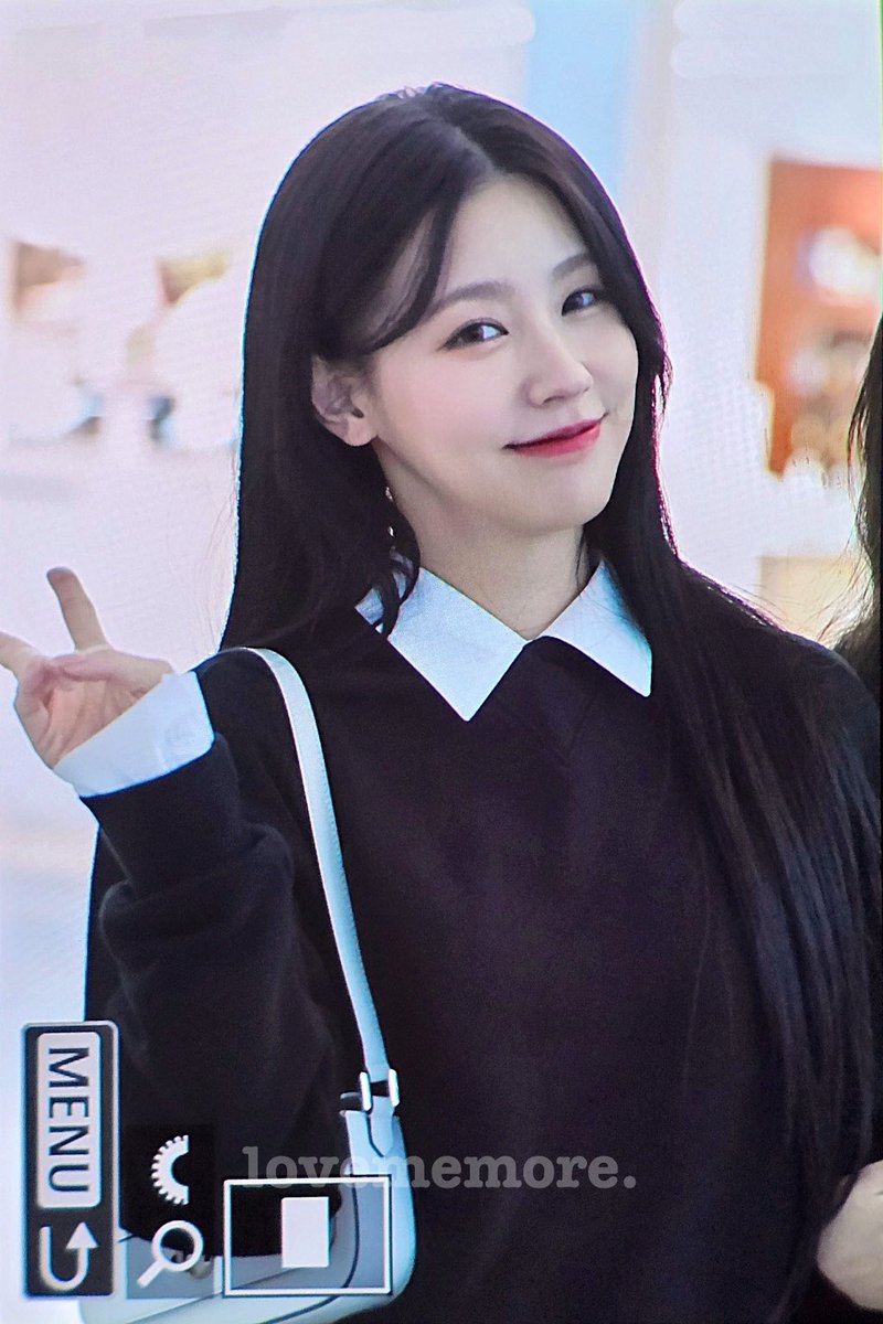 lovememore_my's tweet photo. 231021 미연아 멕시코 조심히 잘 다녀오구🥹 공연 재미있게해💚
#여자아이들  #아이들 #GIDLE  #미연 #MIYEON https://t.co/CxB6sUcV3x