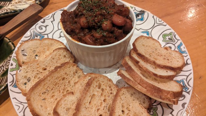 チリコンカンある
なお蕎麦屋です 