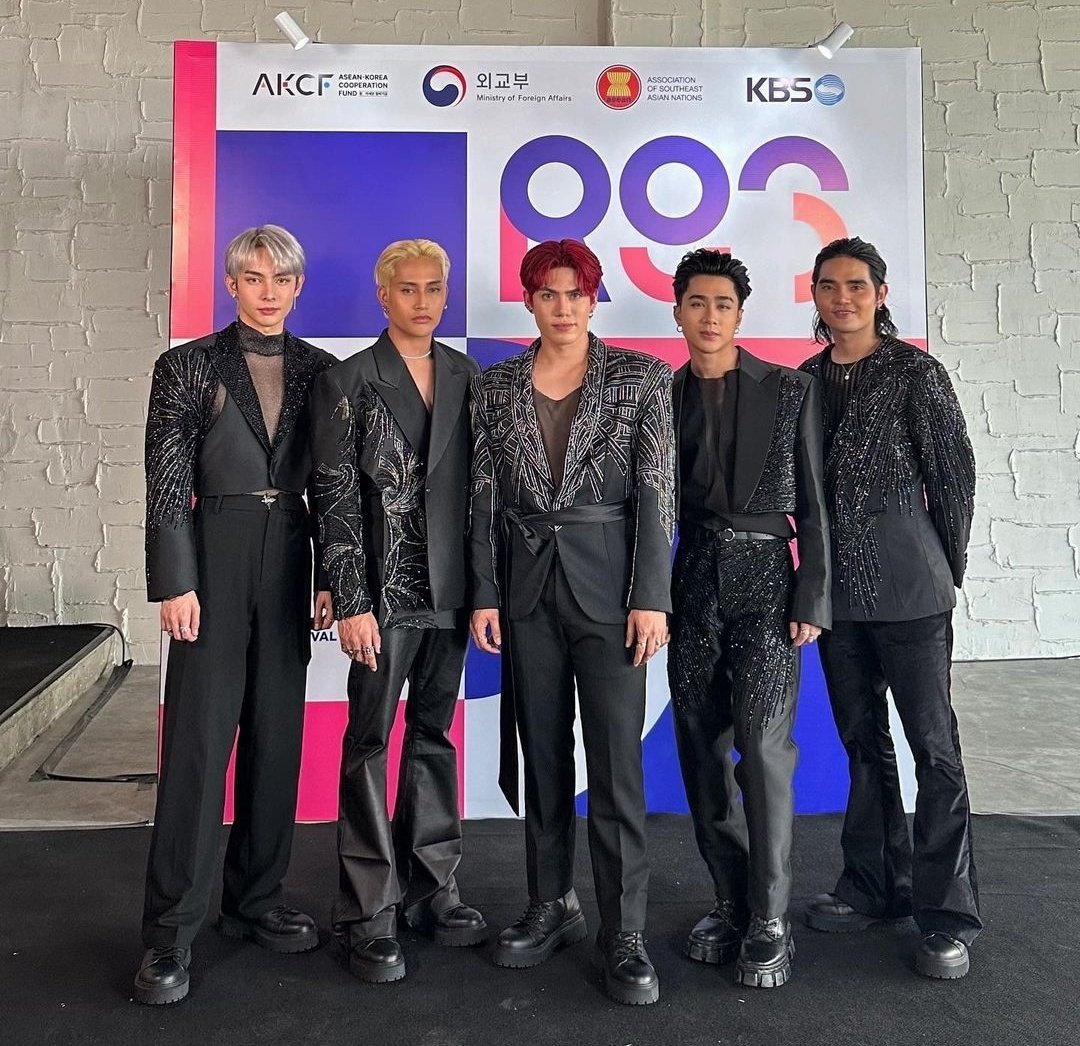 Good luck, mahalima. Show 'em what you've got.  A'tin all over the world will be cheering for you. 💙💠

A'TINDO MEETS MAHALIMA
<a href="/SB19Official/">SB19 Official</a> #SB19
#SB19atROUNDFestival

📸roundfestival IG