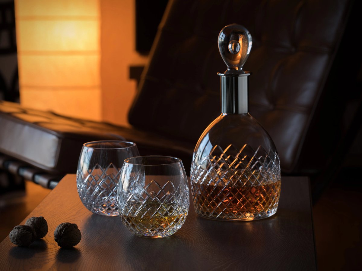 We're often asked to suggest gifts, maybe to celebrate a big birthday or a leaving present for a faithful colleague. One of our top suggestions are Royal Brierley's range of handmade decanters

#ShopKnutsford #IndieBiz #MadeInEngland #Glassware #Luxury #Gifts #Serenity #Knutsford