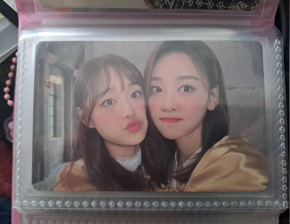 iklincollect's tweet photo. loona chuuves pc satis 💗 hasarsiz koleksiyonu biraktigim icin saticam ama piyasasini bilmiyorum biri yardim edebilirse cok sevinicem 😔

@loonasatis @loonaorbitr @trpctakas @peacrry @kpoppcsatis @ggsatis https://t.co/nxtb93By2S